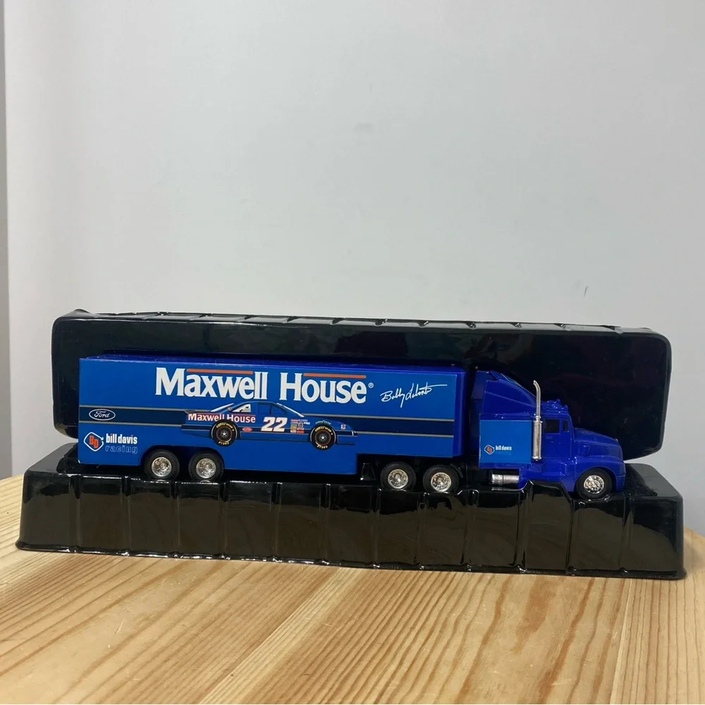 Racing Champions Maxwell House Raceway 1993 NASCAR Racing Team Transporter 1:64